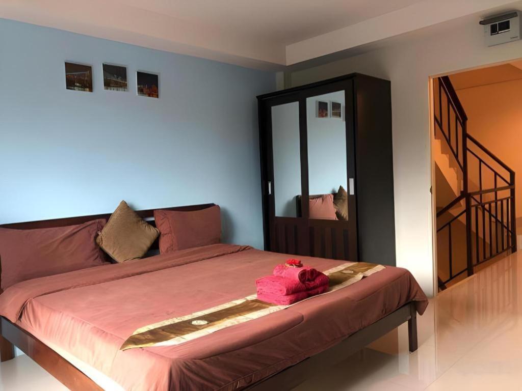 Tontalay Hotel Bang Saen Exterior photo